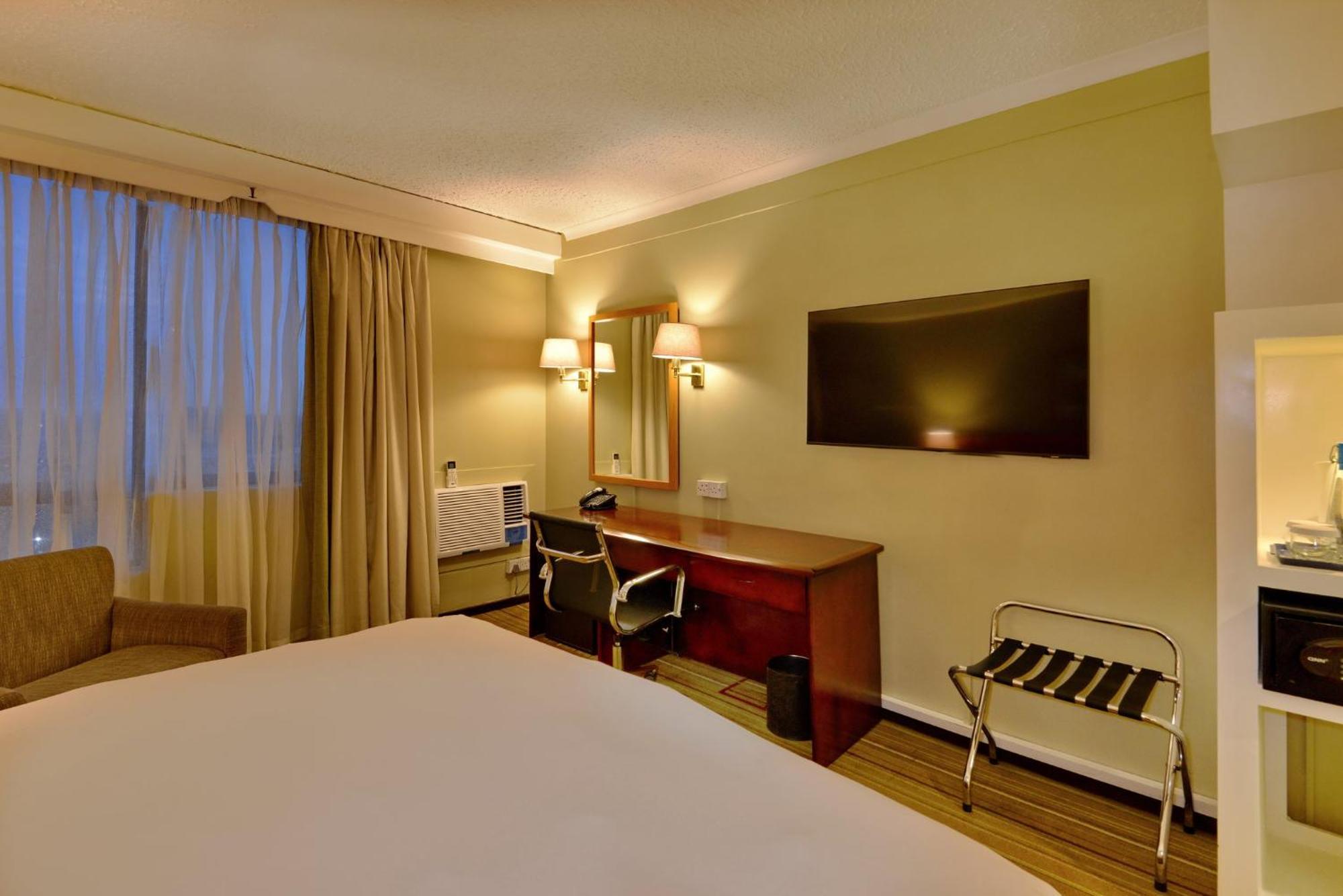 Holiday Inn - Harare By Ihg Exterior foto